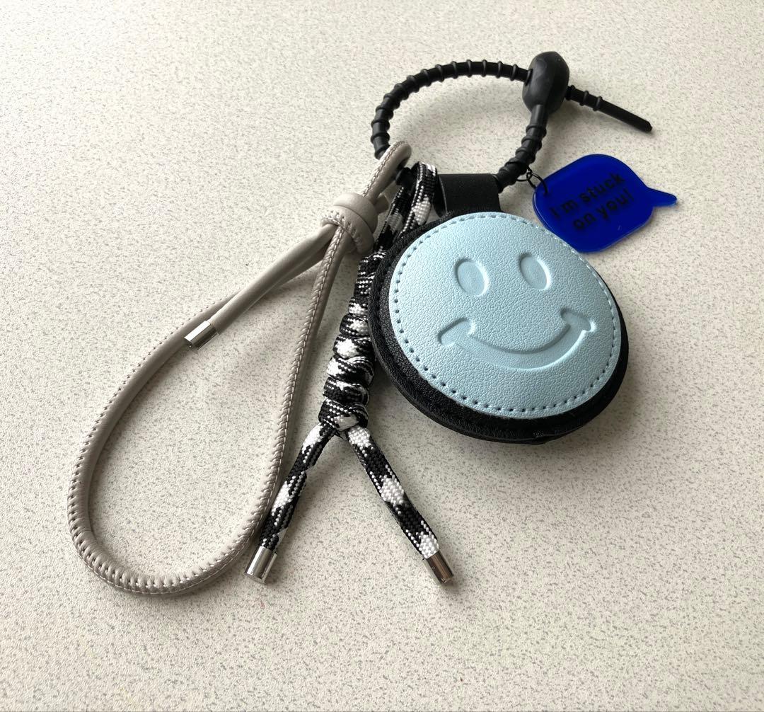 SMILE BLUE — スマイルとコードの質感