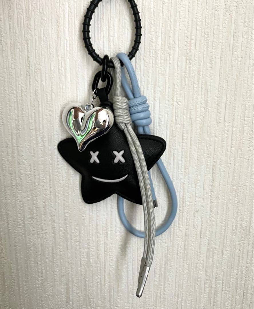 STAR BLACK — 手に持ったサイズ感